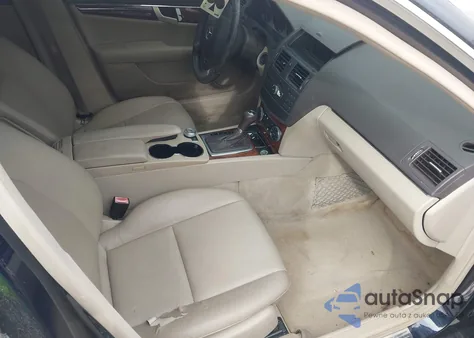 2011 Mercedes-Benz C 300 Luxury/Sport из США, поврежденный, VIN WDDGF5EB1BR184888